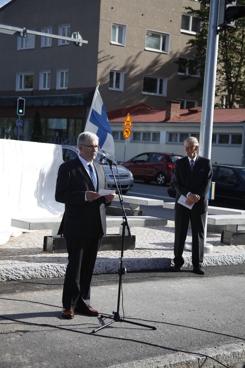 Vaasan Jaakoon muistomerkin paljastustilaisuus